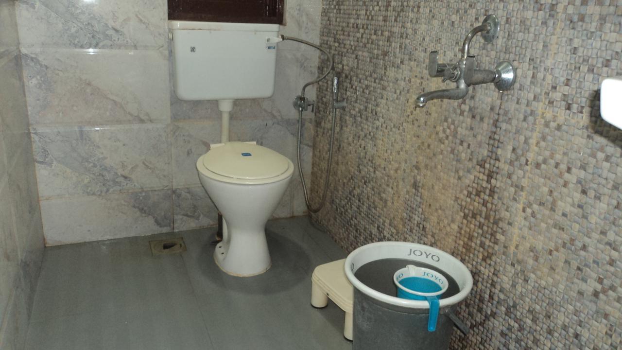 Benazeer Hotel Mumbai Bagian luar foto
